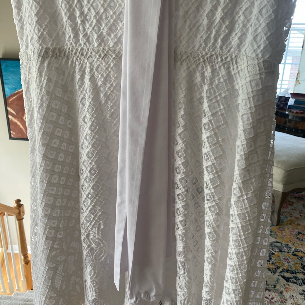 White Lace V-Neck Short Sleeve Dress - Picture 8 of 9